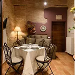 Hortus Conclusus + Free Parking *