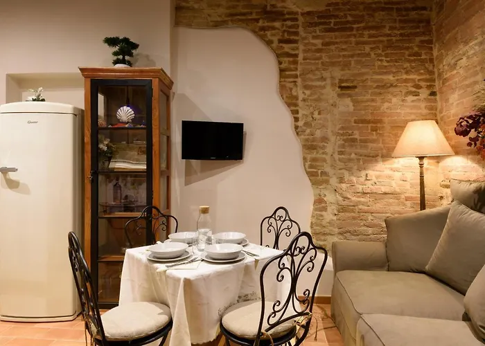 Hortus Conclusus + Free Parking *