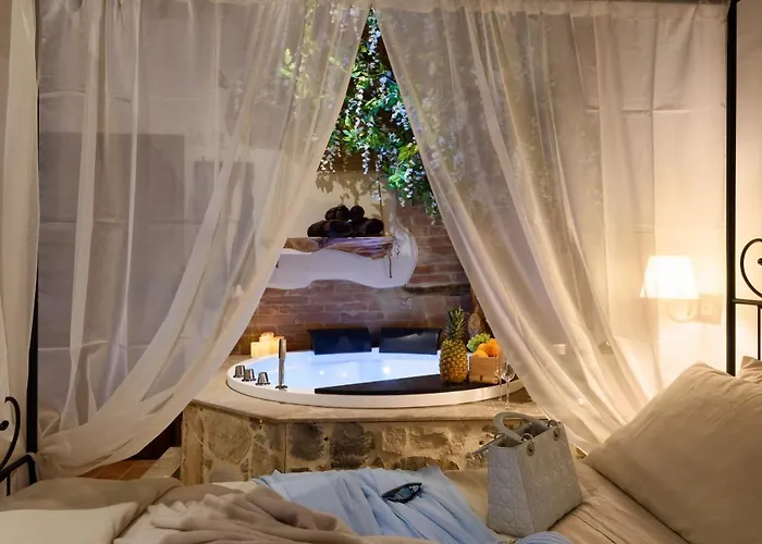 Hortus Conclusus + Free Parking 시에나