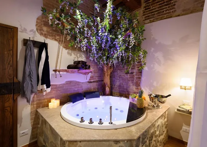 Hortus Conclusus + Free Parking * Siena