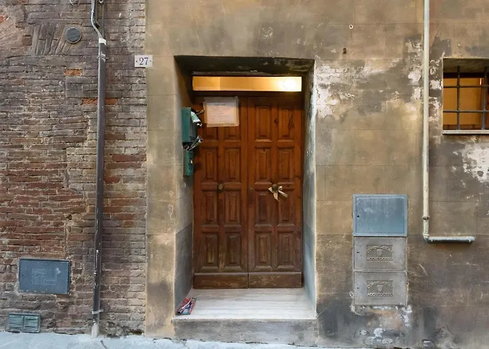 Hortus Conclusus + Free Parking * Siena